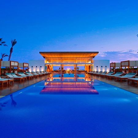 ホテル パラカス ア ラグジュアリー コレクション リゾート パラカス エクステリア 写真 The pool at the W Hotel in Cancun