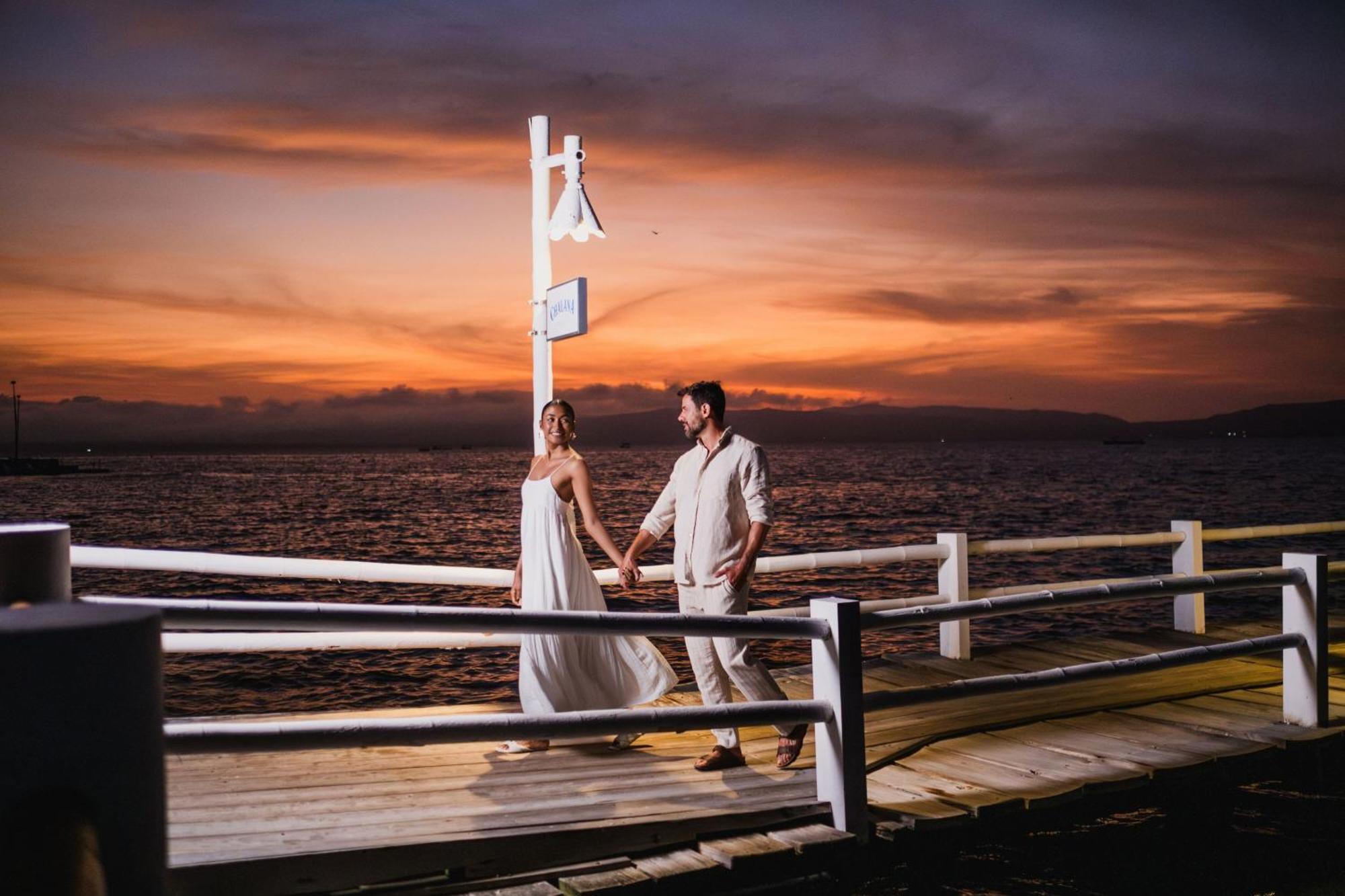 ホテル パラカス ア ラグジュアリー コレクション リゾート パラカス エクステリア 写真 Sunset at the pier