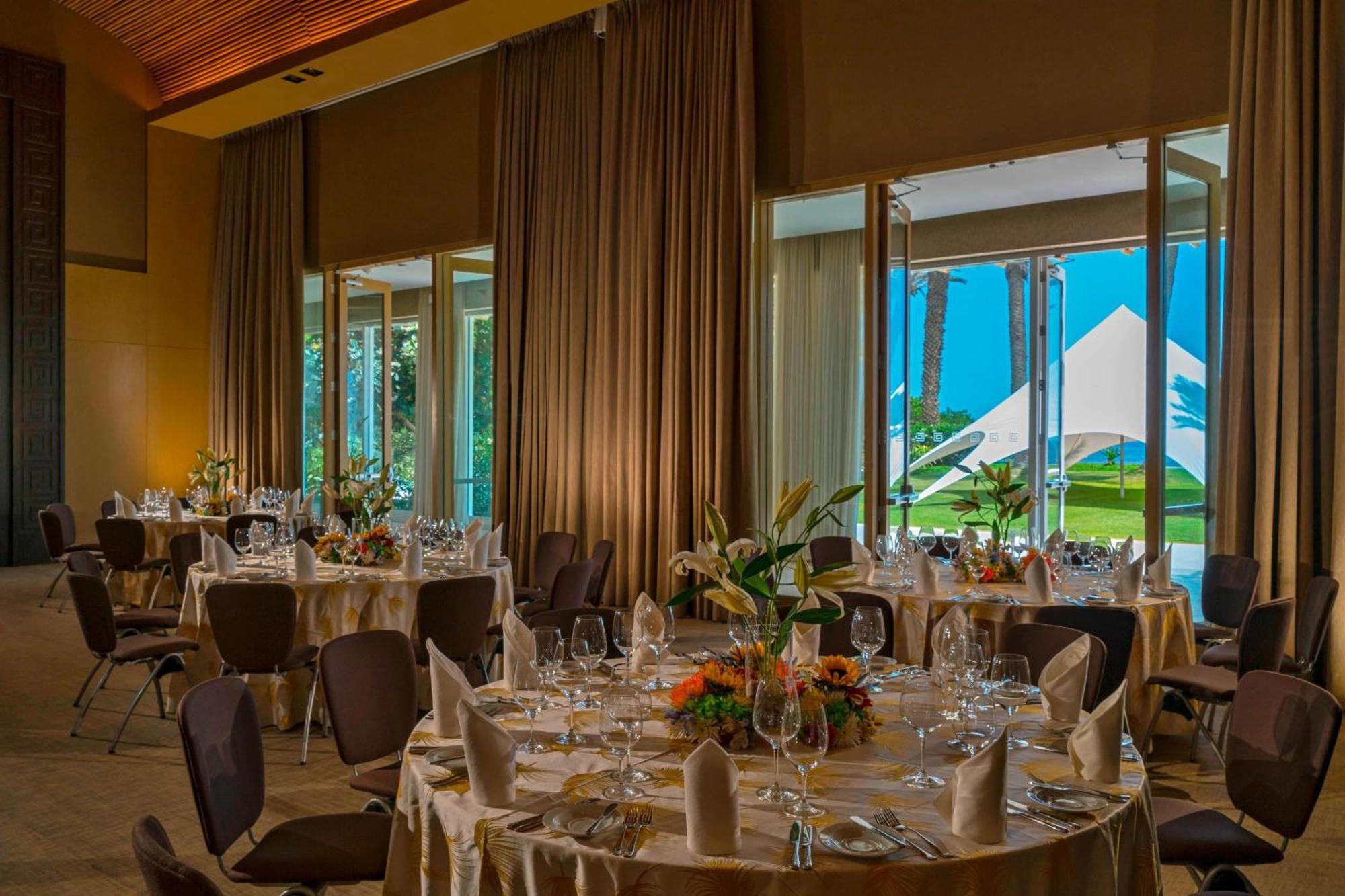 ホテル パラカス ア ラグジュアリー コレクション リゾート パラカス エクステリア 写真 The ballroom at the Ritz-Carlton, Laguna Niguel