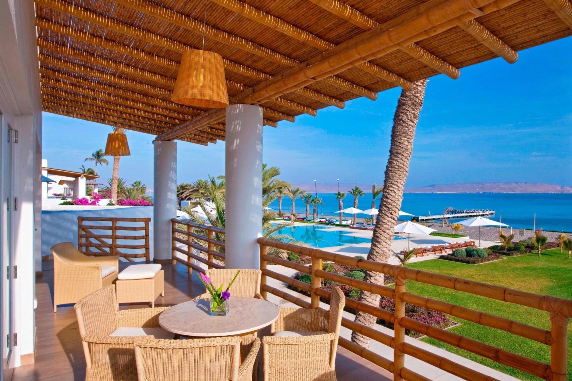 ホテル パラカス ア ラグジュアリー コレクション リゾート パラカス エクステリア 写真 The resort's pool area