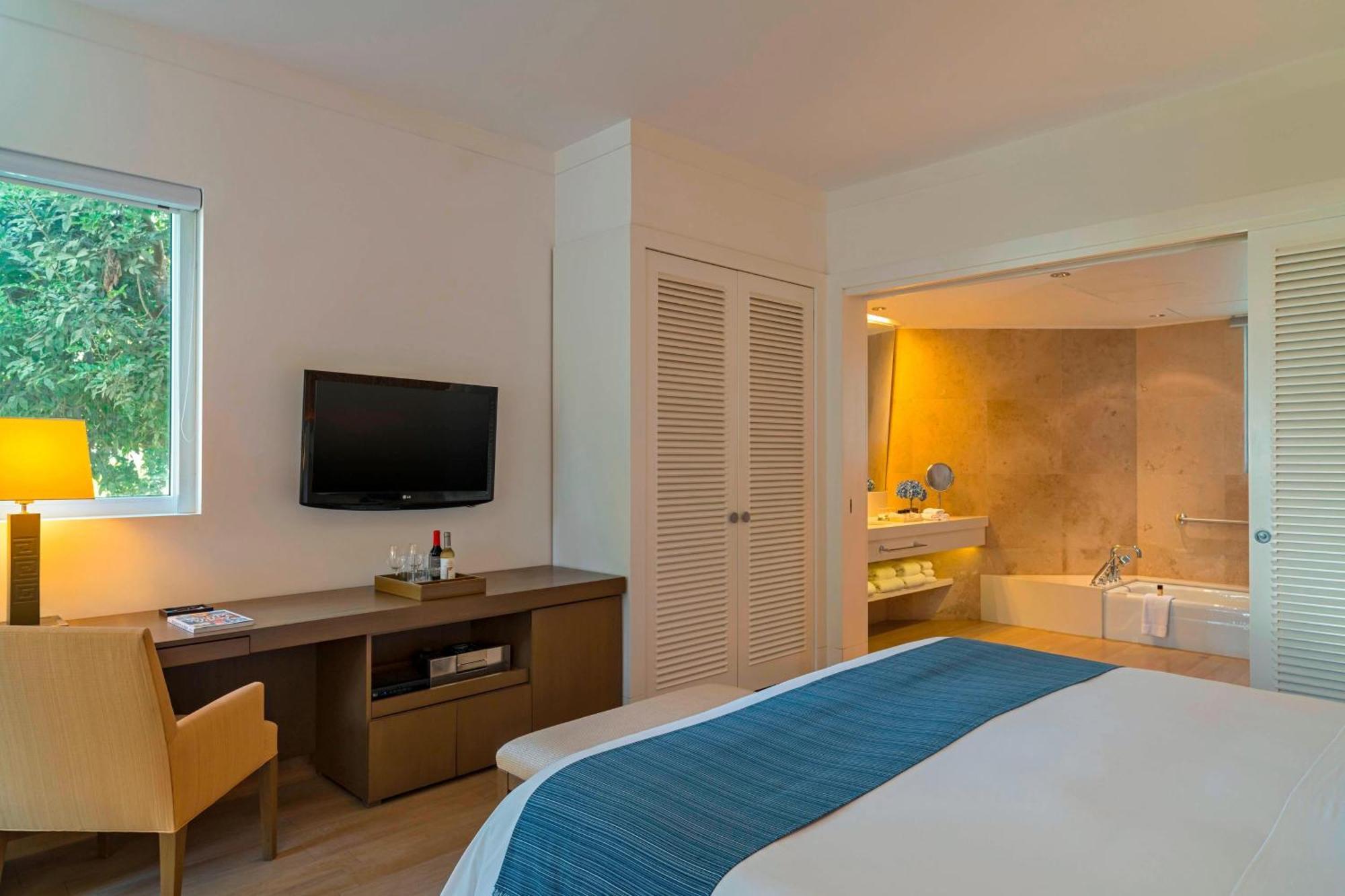 ホテル パラカス ア ラグジュアリー コレクション リゾート パラカス エクステリア 写真 A bedroom at the hotel
